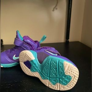 Nike- infant purple and blue sz 5c
